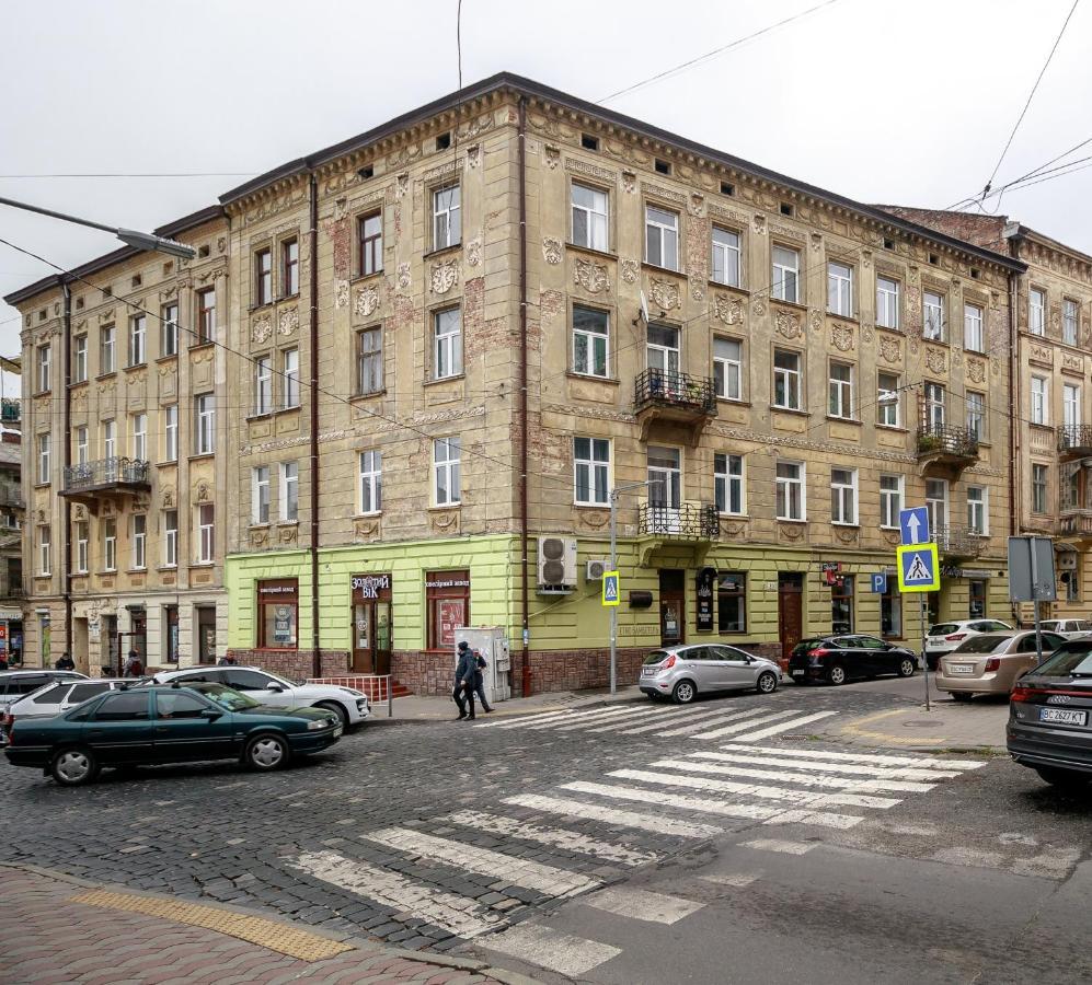 Golden Violin ! Apartments Lviv S Kültér fotó